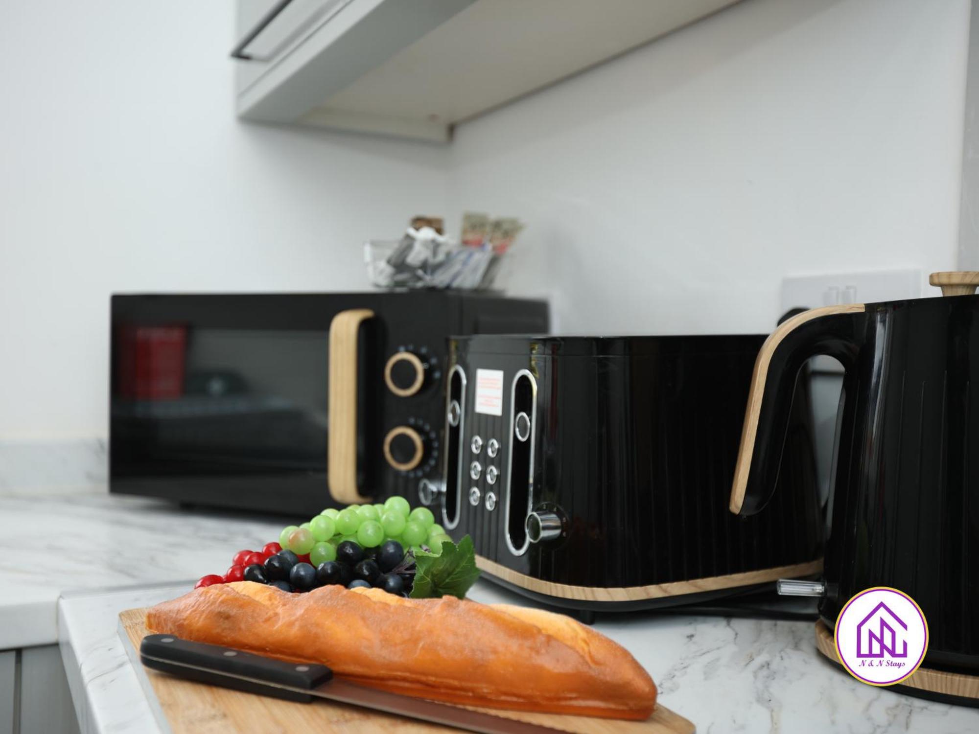 Havelock - Ideal For Contractors, Central Location & Great Disc For Long Swindon