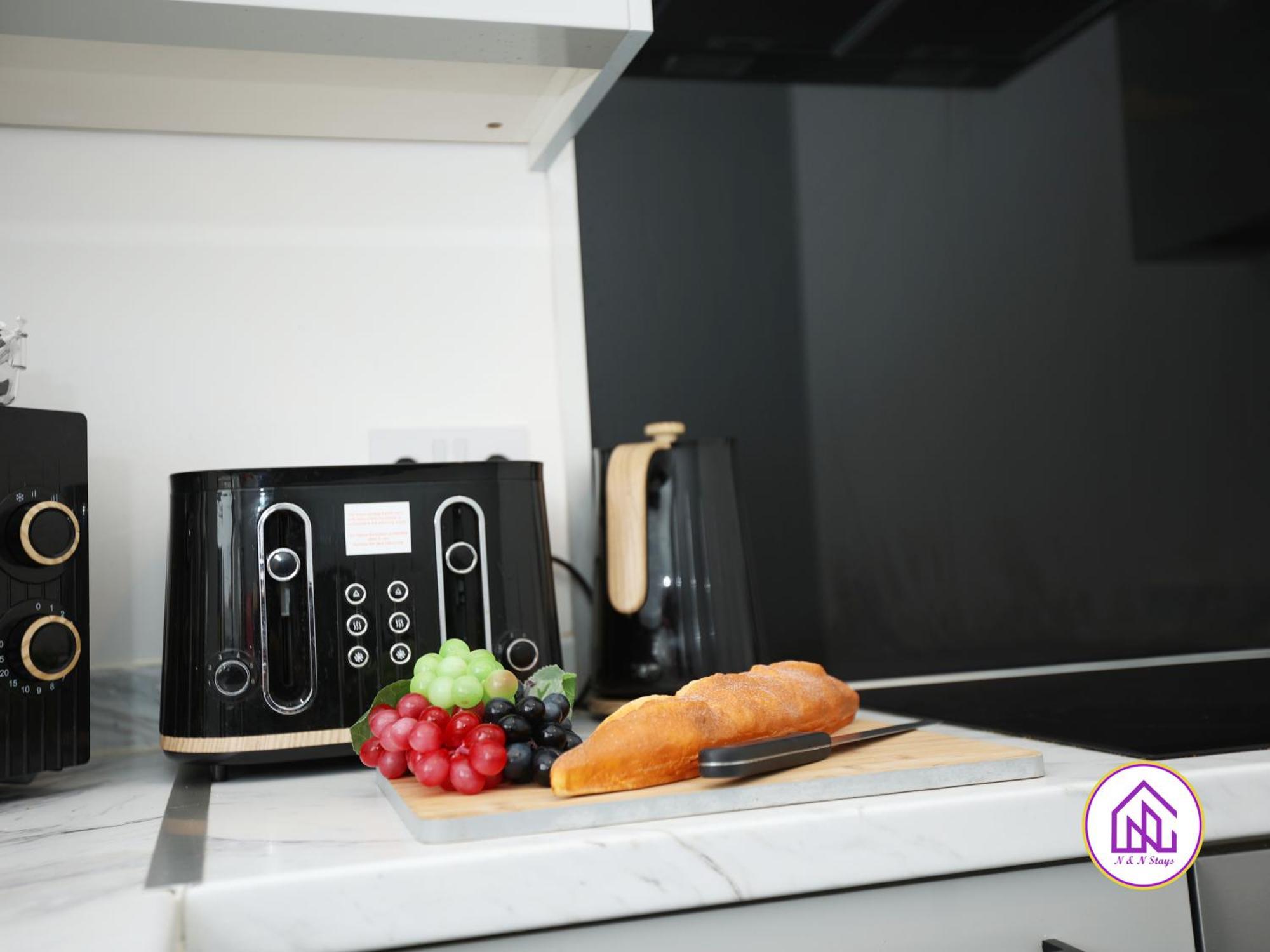 Havelock - Ideal For Contractors, Central Location & Great Disc For Long Swindon